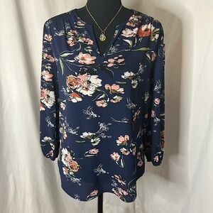 NWOT FUN 2 FUN floral‎ blouse navy